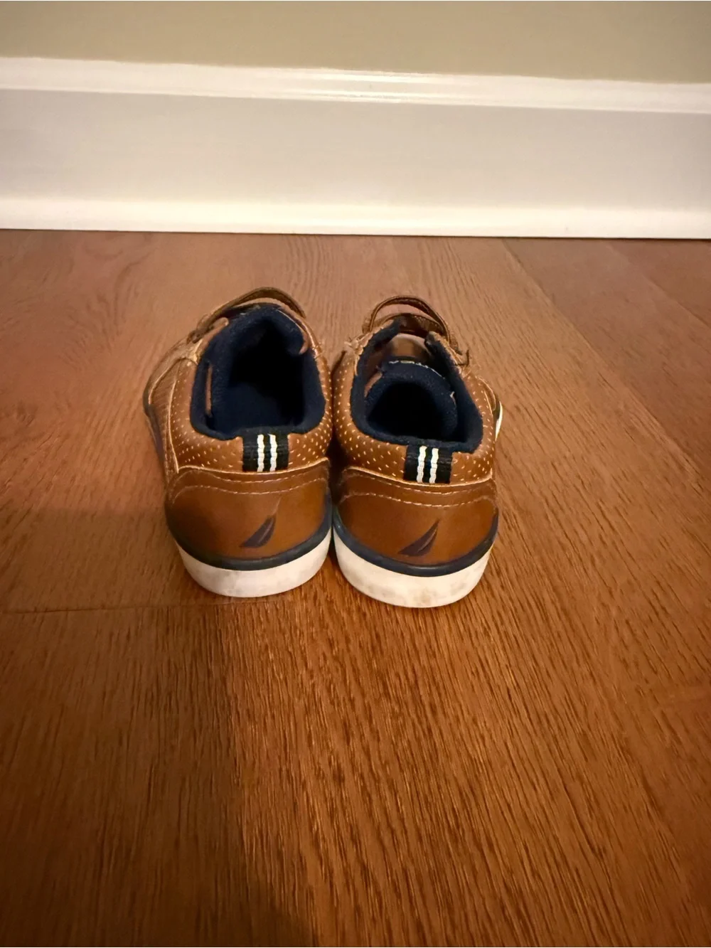 Nautica Toddler Boy Brown Faux Leather Slip On Sneakers Size 5